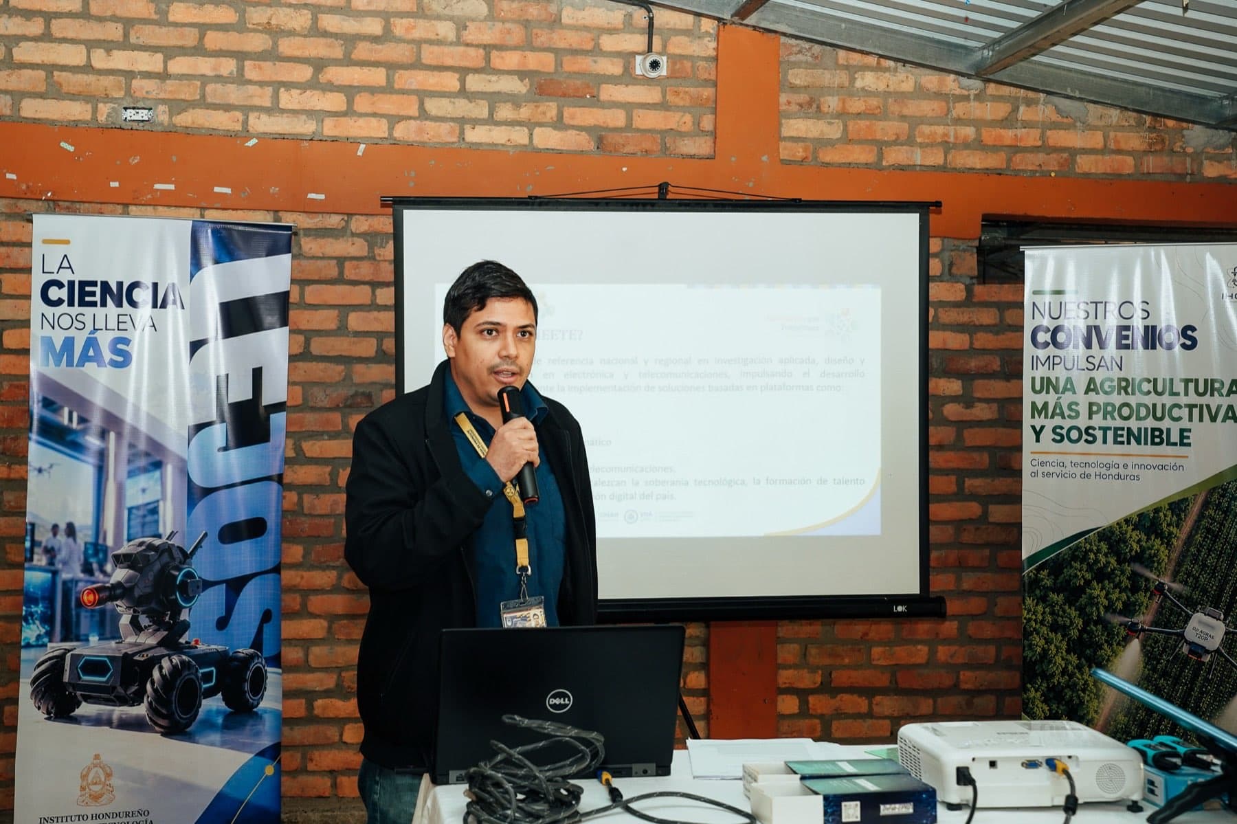 Intervención del equipo del IHCIETI ante el Comité Técnico