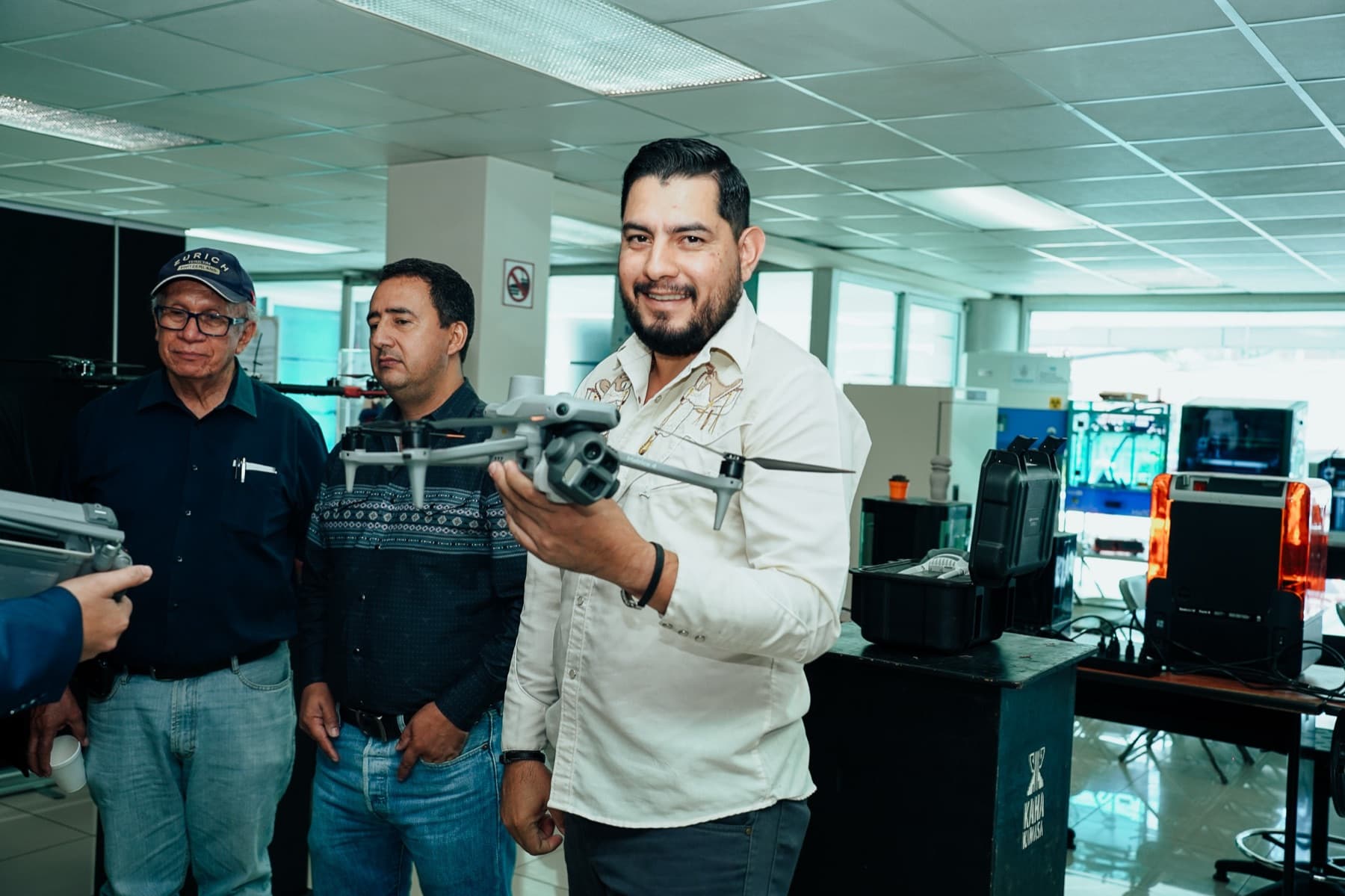 Presentación de un dron utilizado en proyectos de Agricultura 4.0