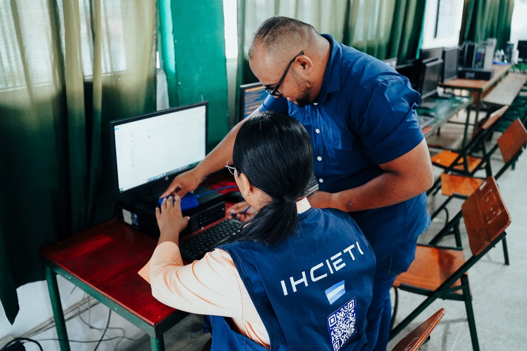 Instalación de la biblioteca virtual en computadoras del instituto